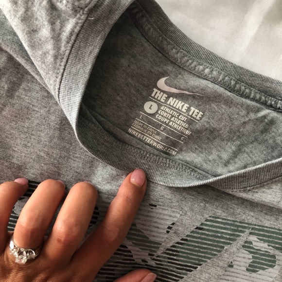 Nike men’s Shirt 👕 Size Large - Picture 3 of 5